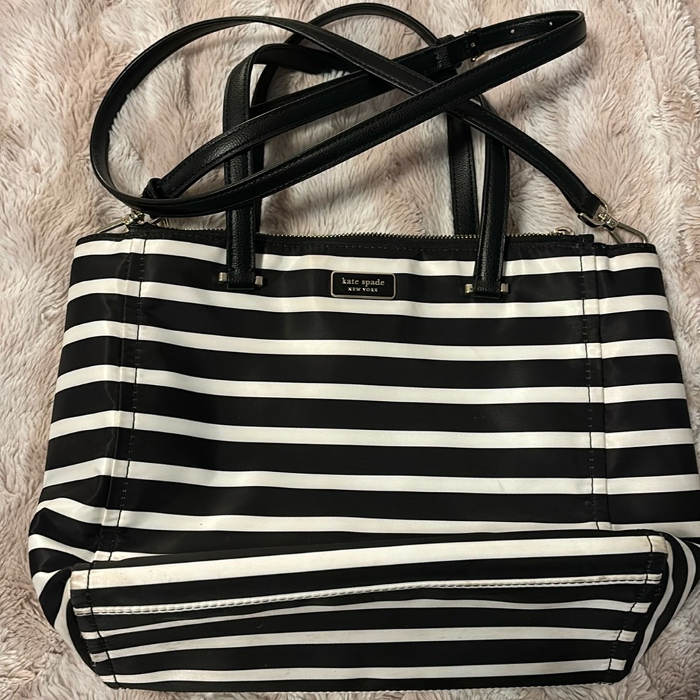 Kate Spade New York classic black & white stripe medium shoulder bag/crossbody